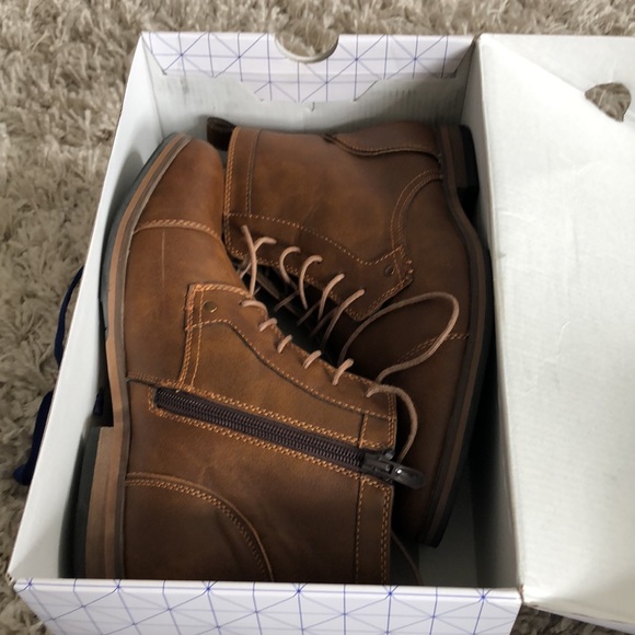 almost new brown call it spring boots worn 3 times.  In perfect condition. - Picture 11 of 11